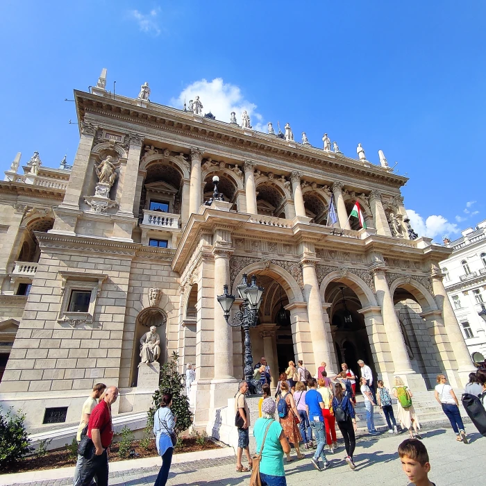 A Hajós utca titkai - Tavaszi Tematikus Séták 2024