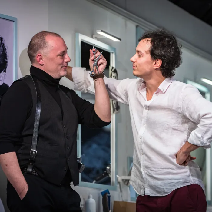 Hajmeresztő - Pince Színház