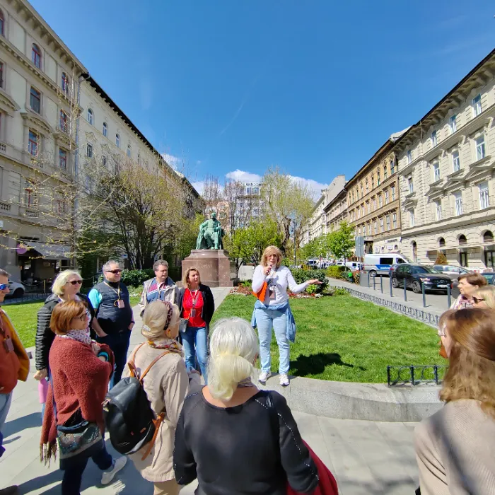 Liszt Ferenc tér – ahol a város ritmusra jár! - Őszi Tematikus Séták