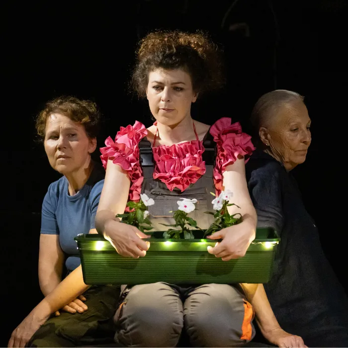 KÖT-EL-ÉK – „Okos lány, túlteszi magát rajta!”