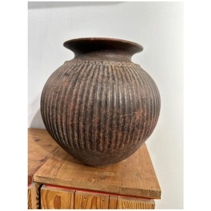 Különleges ritkaság! 2800 éves etruszk váza  a Moró Antik Galériában!