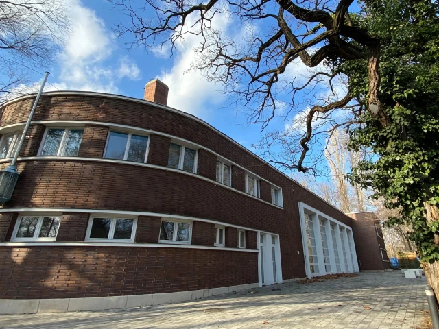 Tovább bővül Budapest egyetlen zsűrizett, nyári színházi fesztiválja, a Szemle Plusz