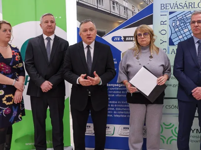 Rászoruló diákoknak gyűjtöttek a „belvárosi angyalok”