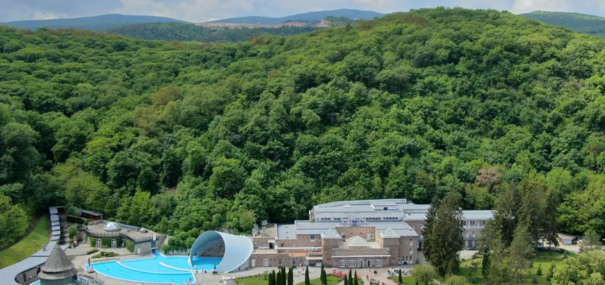 miskolctapolca-barlangfurdo-17903475955811.webp