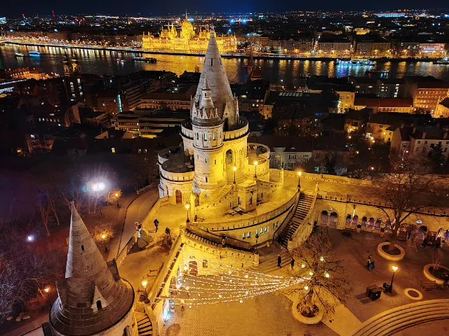 Tent walks on the World Guides Day – we explored the pulsating heart of Budapest.