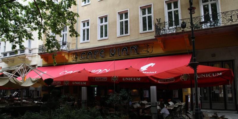 Cafe Vian French Bistro - Liszt Ferenc tér 10.