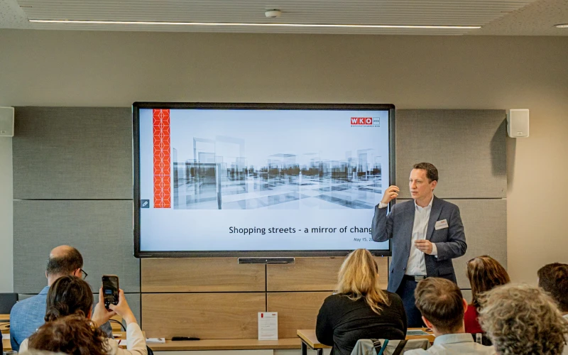 wien_delegation15may6