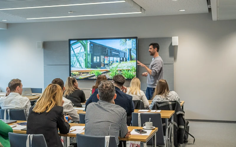 wien_delegation15may9