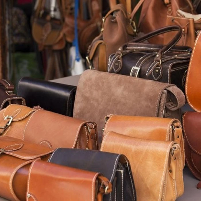 Manossi Bőrdíszmű Táska-cipő üzlet