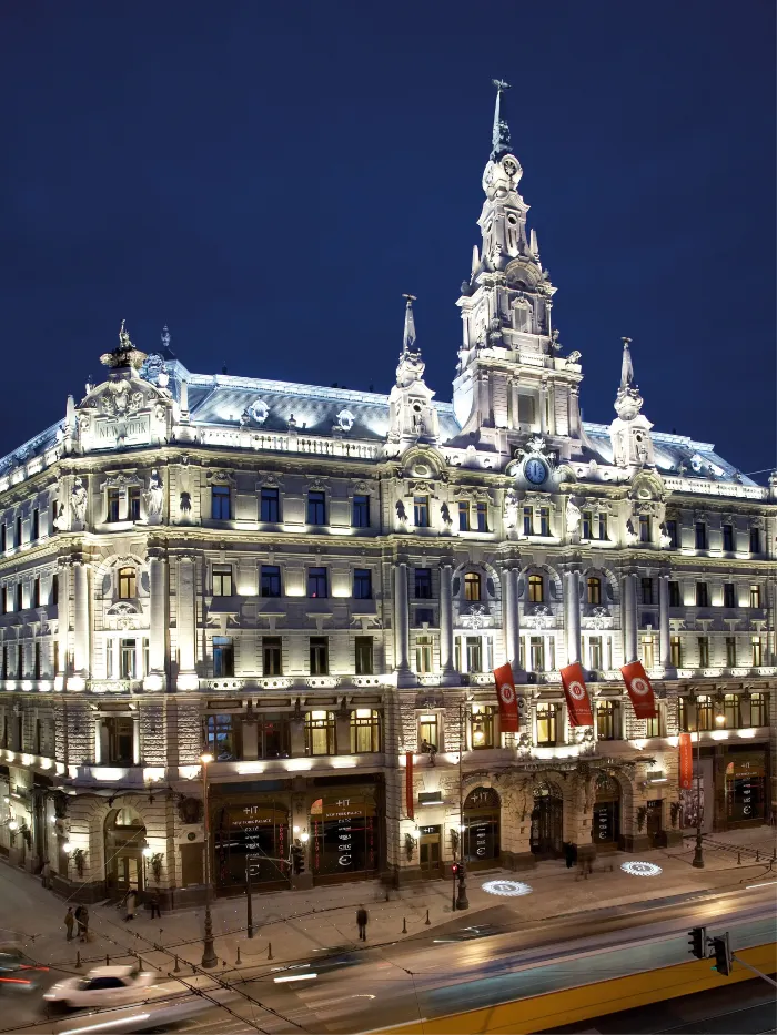 The New York Palace, the 260-year-old New York Café, won the title of World's Most Beautiful Café for the first time in 2011 and still represents the world's most beautiful café.